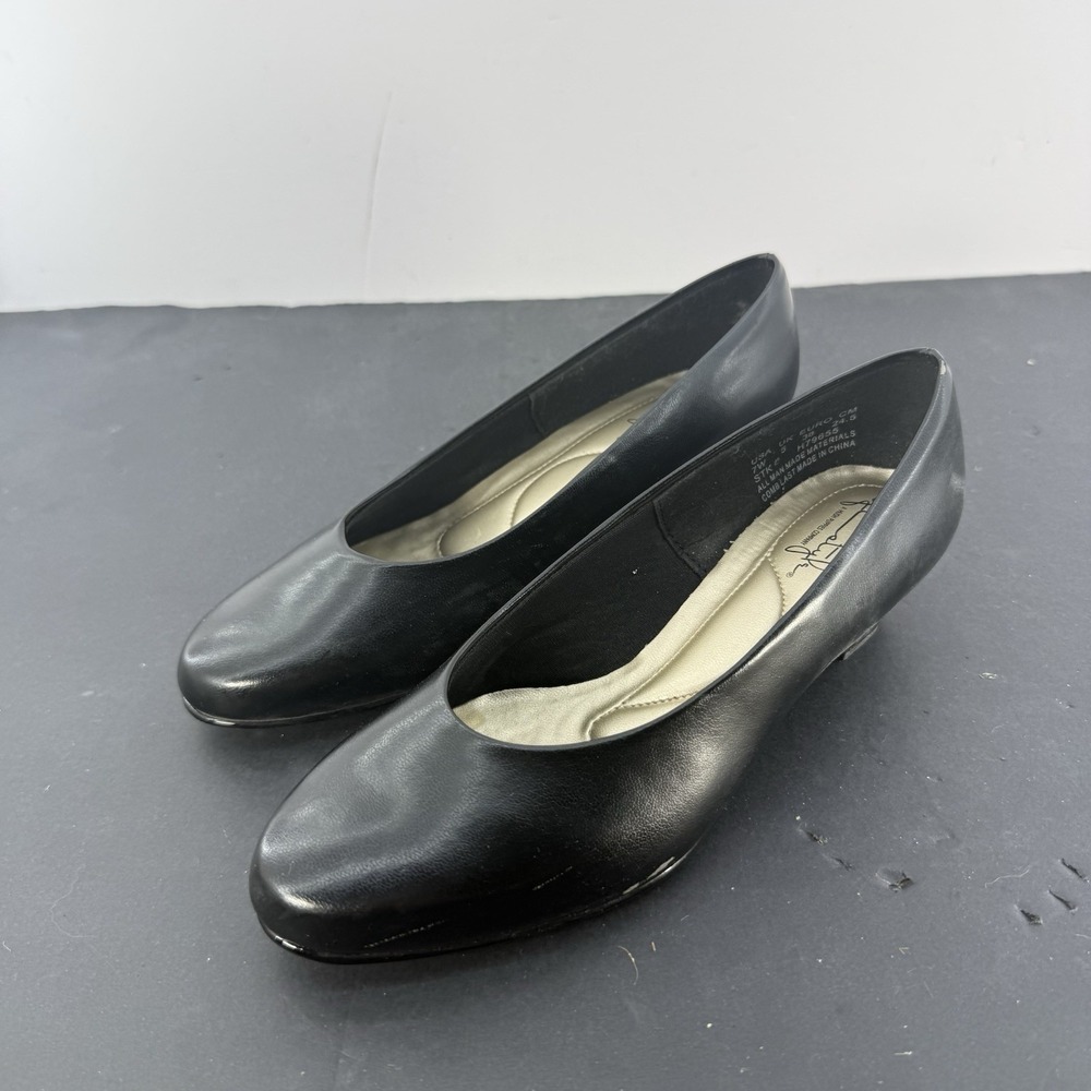 Soft Style By Hush Puppies Angel II Black Dress Pumps Size 7 Low Heel